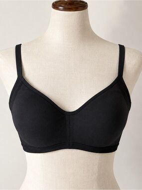 Warner’s Black Wire-Free Comfort Bra Size Small Lightweight Everyday